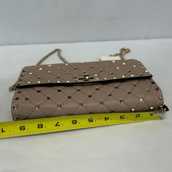 Valentino Garavani

Rockstud Spike Nappa Leather Crossbody Clutch Bag - Picture 12 of 14